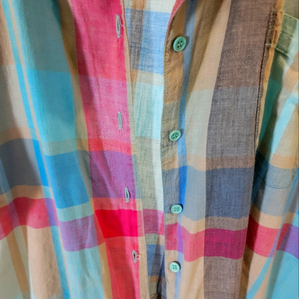 VINTAGE button down top! - Picture 3 of 4